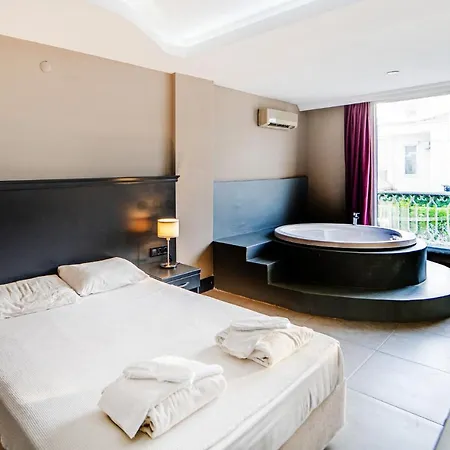Studio Flat With Jacuzzi In * Fethiye
