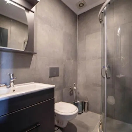 Apartamento Studio Flat With Jacuzzi In